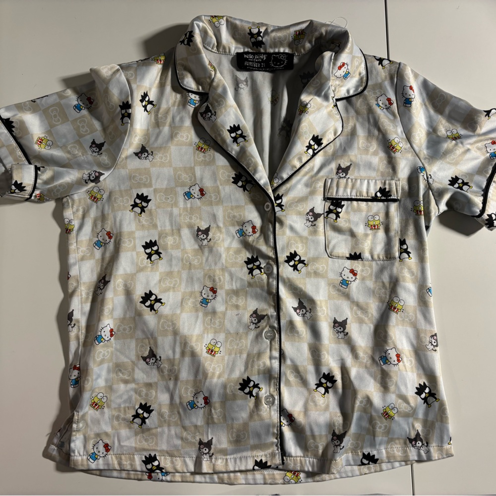 Hello Kitty x Forever 21 Short and Short sleeve pijama set!! - Picture 2 of 3